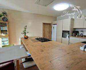 Veľkometrážny/dvojgeneračný rodinný dom na predaj