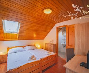 Na prenájom očarujúci penzión Dahlia s vynikajúcimi recenziami, reštauráciou, welness a ihriskom