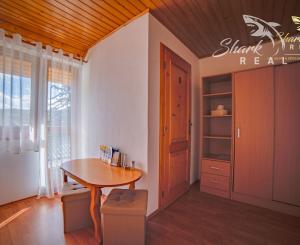 Na prenájom očarujúci penzión Dahlia s vynikajúcimi recenziami, reštauráciou, welness a ihriskom