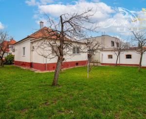  3-izbový rodinný dom v Ružinove - pôvodný stav, výborná lokalita