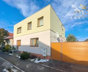 Dvojgeneračný rodinný dom s podnikateľským potenciálom – Viničné