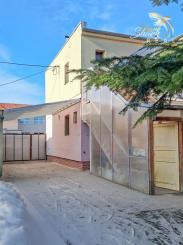 Dvojgeneračný rodinný dom s podnikateľským potenciálom – Viničné