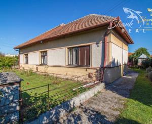 SUPER LOKALITA 6-izbový rodinný dom s veľkým pozemkom v Komjaticiach