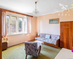 SUPER LOKALITA 6-izbový rodinný dom s veľkým pozemkom v Komjaticiach