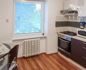 Praktický 1-izbový byt s balkónom v žiadanej lokalite Piešťan