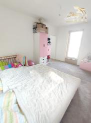 Byt v novostavbe so záhradou neďaleko tajchu a centra mesta