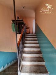 PRIESTRANNÝ RODINNÝ DOM S VEĽKÝM POZEMKOM A DRUHOU STAVBOU – CABAJ-ČÁPOR (PEREŠ)