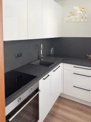 NA PRENÁJOM svetlý 2-izbový byt na ul. Scherera v Piešťanoch