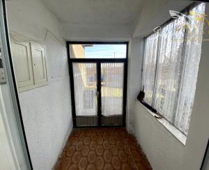 Rodinný dom s veľkým pozemkom na predmestí Hlohovca