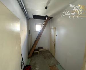 Rodinný dom s veľkým pozemkom na predmestí Hlohovca