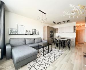 Svetlý 2i byt v novostavbe s balkónom na 8. poschodí