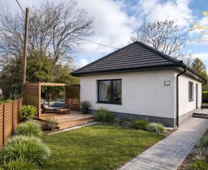 Novinka! Menší dom s rozsiahlym pozemkom v TOP lokalite