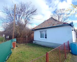 Novinka! Menší dom s rozsiahlym pozemkom v TOP lokalite