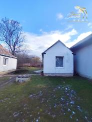 Novinka! Menší dom s rozsiahlym pozemkom v TOP lokalite