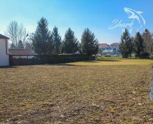 Stavebný pozemok na predaj – obec Šurianky, 1218 m²