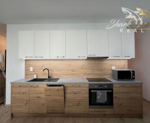 Prenájom 1,5-izbového bytu s balkónom a parkovaním – Svätoplukova 72