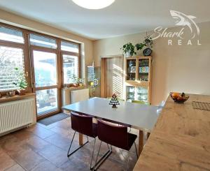 Veľkometrážny/dvojgeneračný rodinný dom na predaj