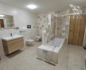 Veľkometrážny/dvojgeneračný rodinný dom na predaj