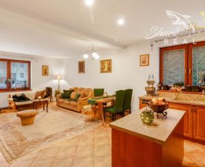 Dom s príjemnou atmosférou a atraktívnym pozemkom 1167m2