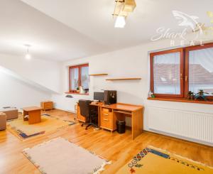 Dom s príjemnou atmosférou a atraktívnym pozemkom 1167m2