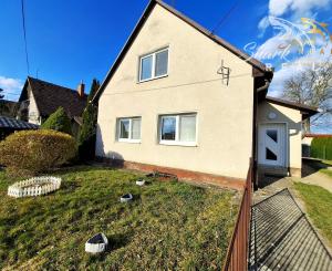 Rodinný dom v tichej ulici 