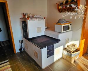 Rodinný dom so stodolou pri lese