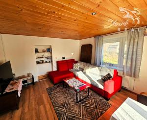 Rodinný dom so stodolou pri lese