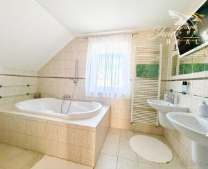 Priestranný 6izbový rodinný dom