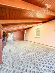 Priestranný 6izbový rodinný dom