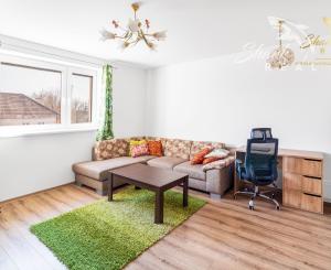 Vkusne zmodernizovaný rodinný dom + 1 726 m² krásnej záhrady