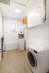 Vkusne zmodernizovaný rodinný dom + 1 726 m² krásnej záhrady