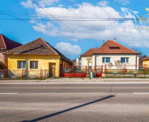 Vkusne zmodernizovaný rodinný dom + 1 726 m² krásnej záhrady