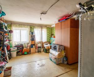 Vkusne zmodernizovaný rodinný dom + 1 726 m² krásnej záhrady