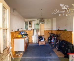 Vkusne zmodernizovaný rodinný dom + 1 726 m² krásnej záhrady