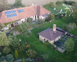 TOP PONUKA! - Rodinný dom so stodolou na samote.