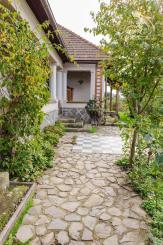 TOP PONUKA! - Rodinný dom so stodolou na samote.