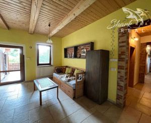 TOP PONUKA! - Rodinný dom so stodolou na samote.