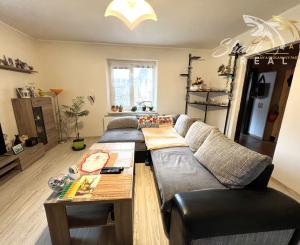 EXKLUZÍVNE - Priestranný a udržiavaný 5 izbový rodinný dom na okraji obce