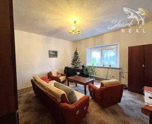 EXKLUZÍVNE - Priestranný a udržiavaný 5 izbový rodinný dom na okraji obce