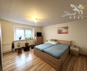 EXKLUZÍVNE - Priestranný a udržiavaný 5 izbový rodinný dom na okraji obce