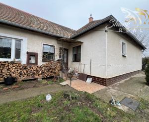 EXKLUZÍVNE - Priestranný a udržiavaný 5 izbový rodinný dom na okraji obce