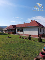  Priestranný 5-izbový rodinný dom po rekonštrukcii | 2 bytové jednotky | veľký pozemok | Malé Ozorovce