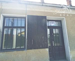 Dva rodinné domy na predaj v centre Žarnovice