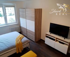 SHARK REAL vám ponúka prenájom pekného 1i bytu v Dúbravke