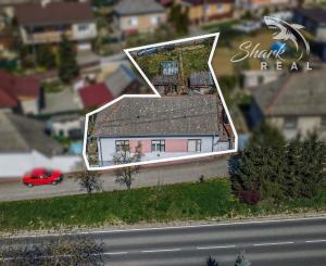 EXKLUZÍVNE - Malebný domček v obci Chtelnica