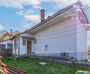 EXKLUZÍVNE - Malebný domček v obci Chtelnica