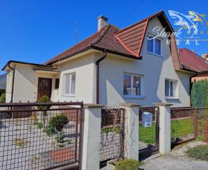 Rodinný dom s letnou kuchyňou a peknou záhradou