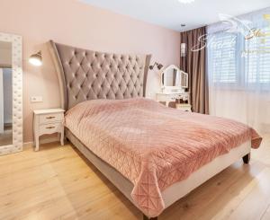 Svetlý dizajnový byt s nadštandardným zariadením - Javorová, Piešťany