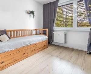 Svetlý dizajnový byt s nadštandardným zariadením - Javorová, Piešťany