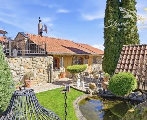 5-izbový RODINNÝ DOM, bazén, terasa, altánok, zeleň, VAŠE NOVÉ MIESTO PRE ŽIVOT